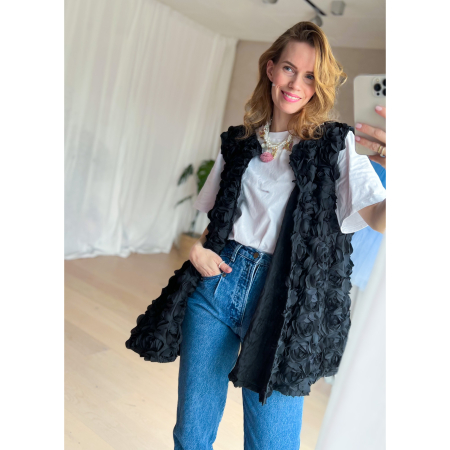 Blume Vest med Blomster i Sort fra LÉ MOSCH, oversize vest, vest med blomster,