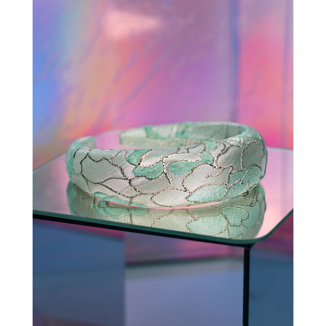 smuk hårbøjle i guld og mint fra le mosch. yasmin hårbøjle i mint