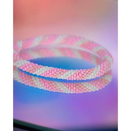 nepal roll on perle armbånd I rosa og hvid fra le mosch