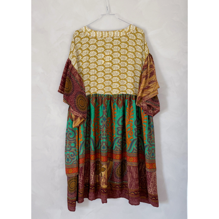 Alpana kjole no 83 fra LÉ MOSCH, farverig oversize kjole, unika kjole af genbrugsmaterialer,