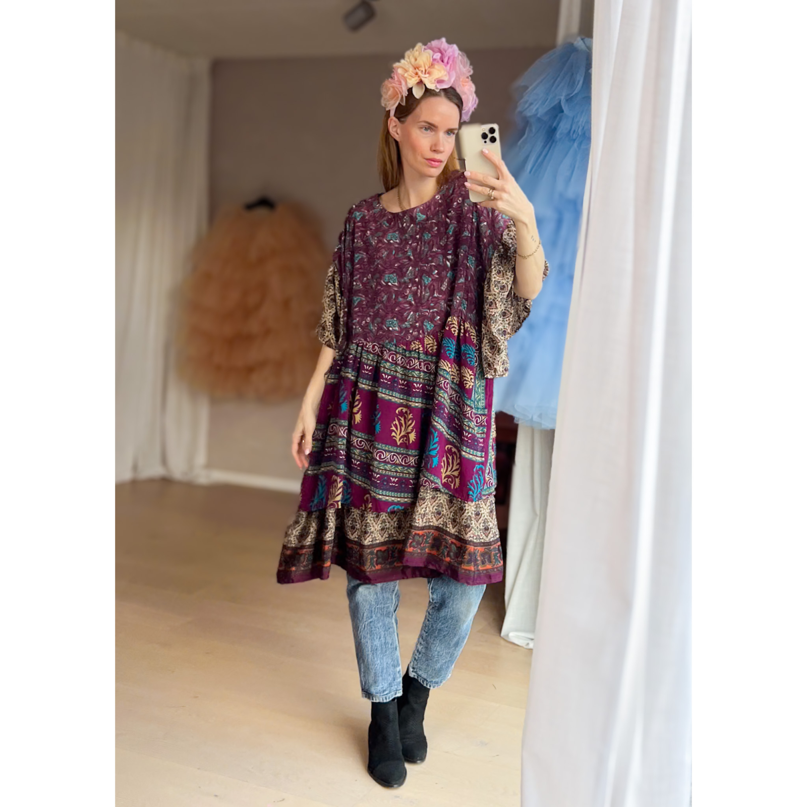 Alpana kjole no 86 fra LÉ MOSCH, farverig oversize kjole, unika kjole af genbrugsmaterialer, 