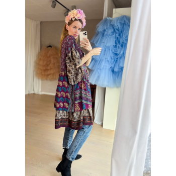 Alpana kjole no 86 fra LÉ MOSCH, farverig oversize kjole, unika kjole af genbrugsmaterialer, 