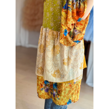 Alpana kjole no 85 fra LÉ MOSCH, farverig oversize kjole, unika kjole af genbrugsmaterialer, 