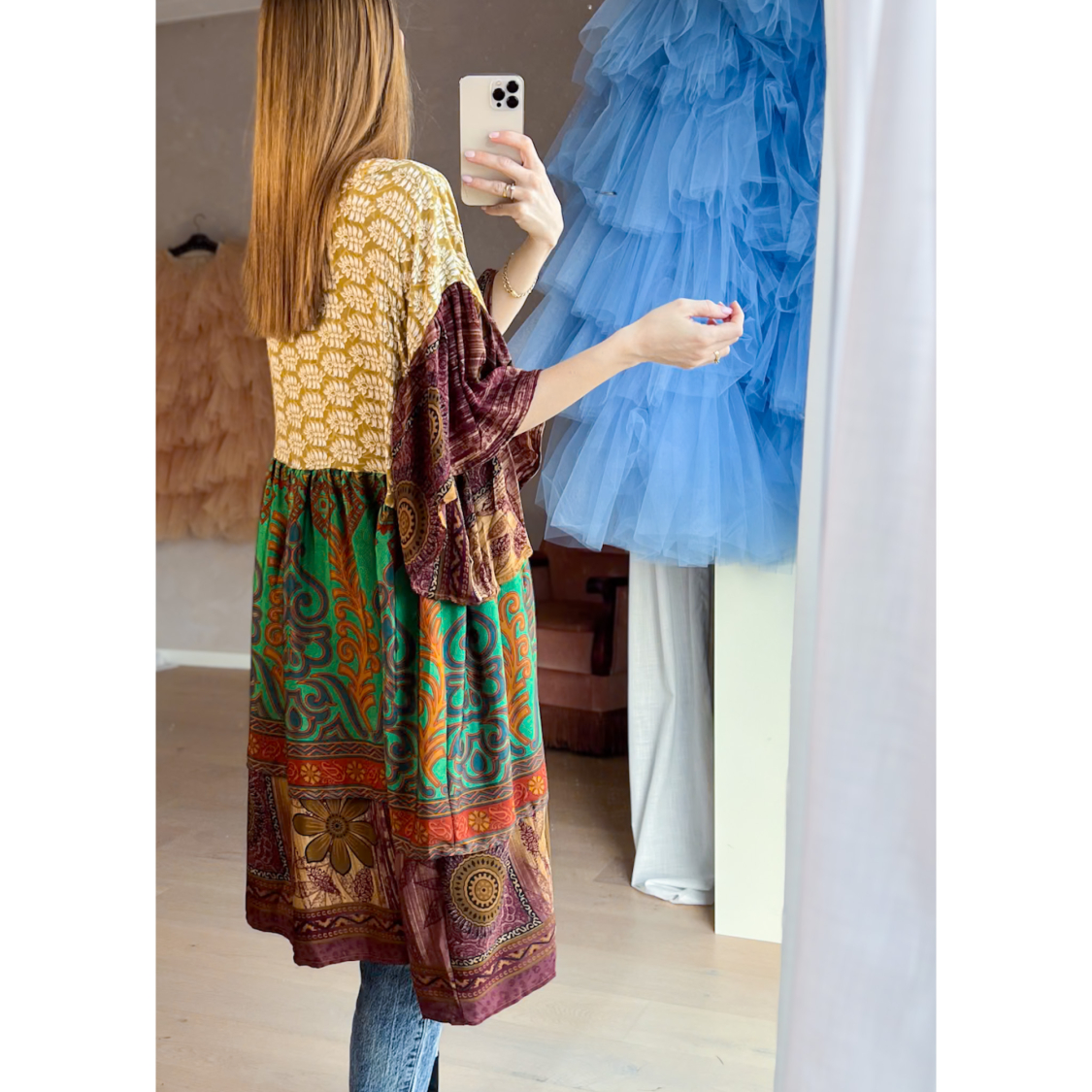 Alpana kjole no 83 fra LÉ MOSCH, farverig oversize kjole, unika kjole af genbrugsmaterialer, 