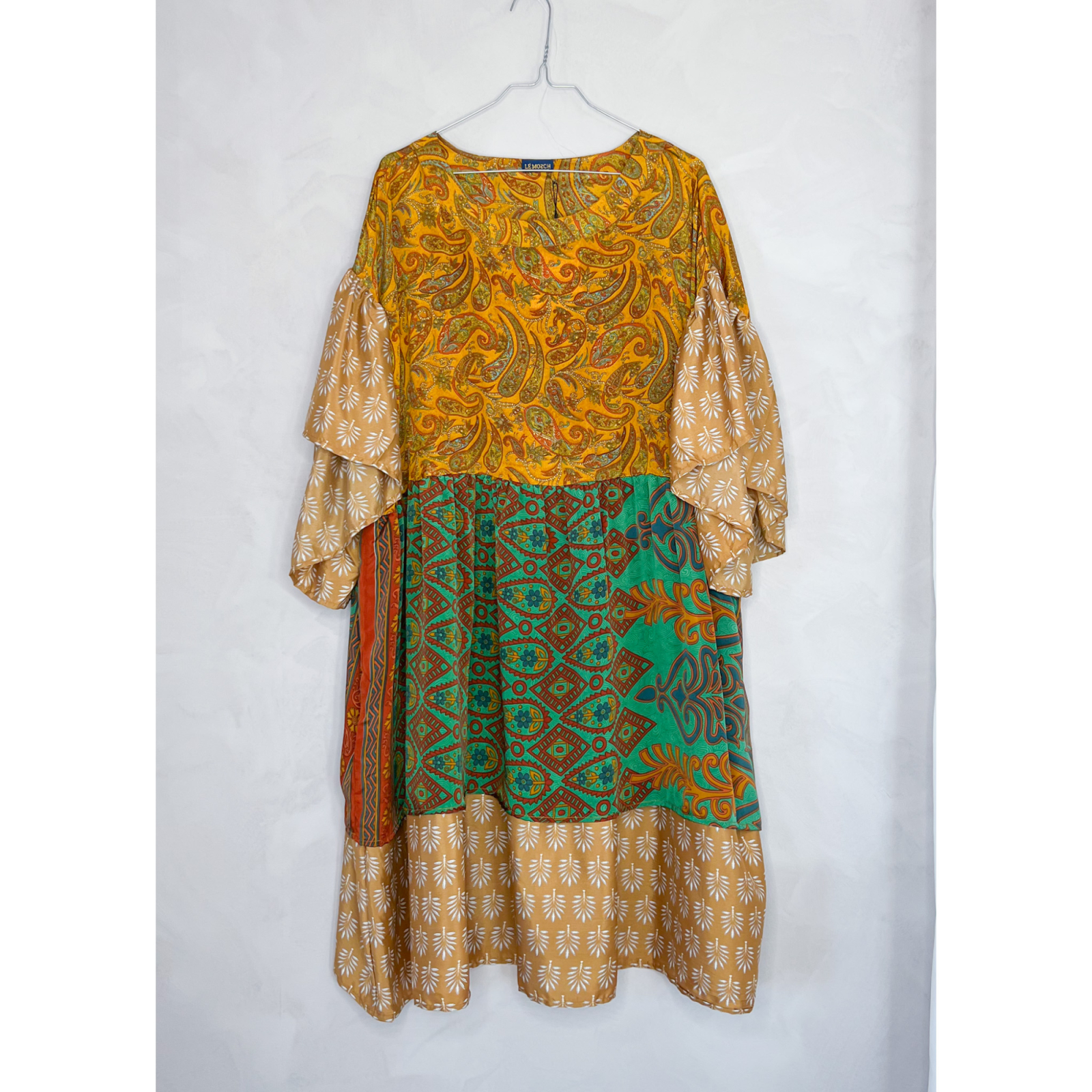 Alpana kjole no 88 fra LÉ MOSCH, farverig oversize kjole, unika kjole af genbrugsmaterialer, 