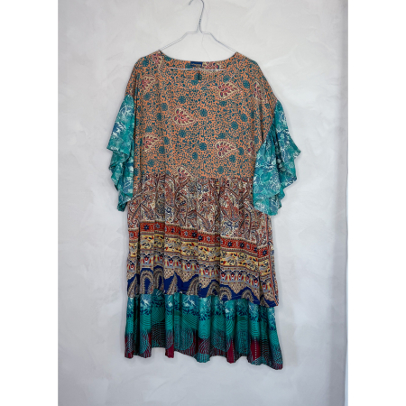Alpana kjole no 89 fra LÉ MOSCH, farverig oversize kjole, unika kjole af genbrugsmaterialer,