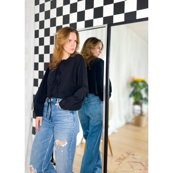 Lizan Top med bindebånd i sort fra LÉ MOSCH, bluse med bindebånd, let og feminin bomuldstop, Lizan Top med bindebånd i sort fra LÉ MOSCH, bluse med bindebånd, let og feminin bomuldstop,