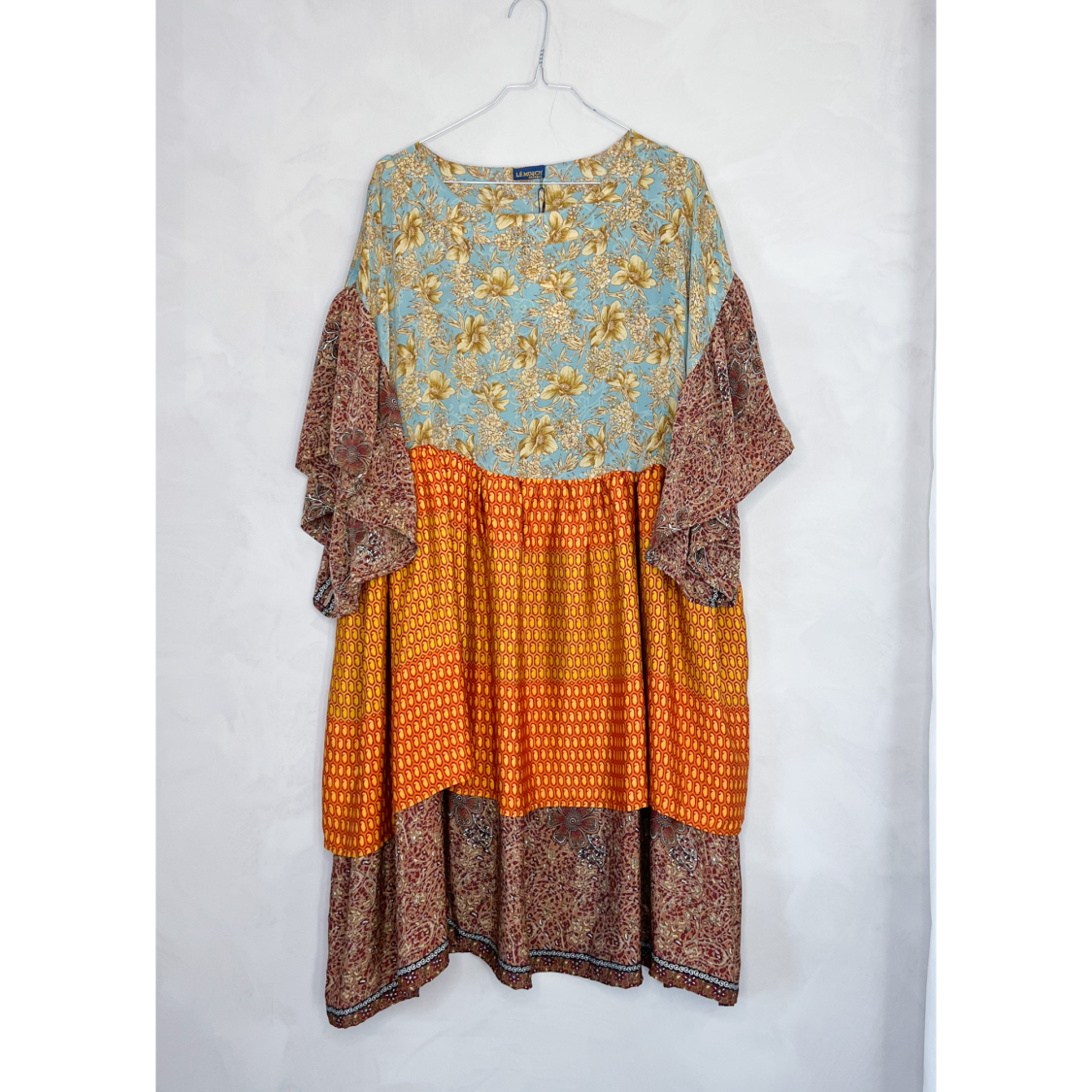 Alpana kjole no 93 fra LÉ MOSCH, farverig oversize kjole, unika kjole af genbrugsmaterialer, 