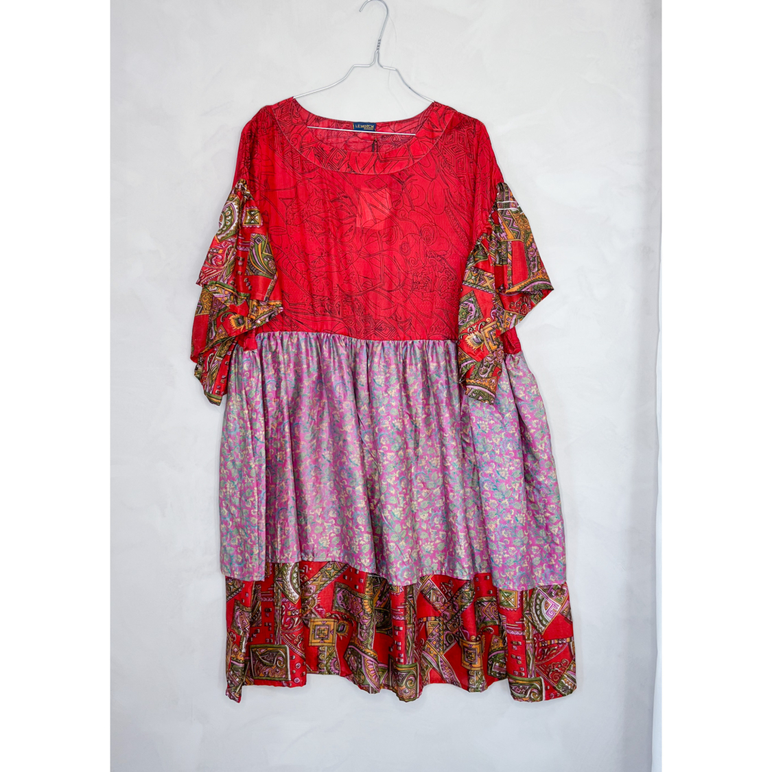 Alpana kjole no 94 fra LÉ MOSCH, farverig oversize kjole, unika kjole af genbrugsmaterialer, 