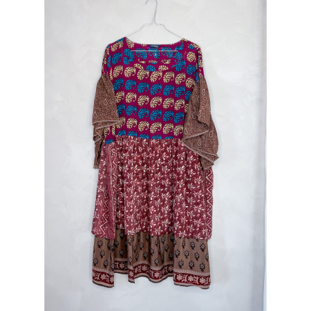 Alpana kjole no 95 fra LÉ MOSCH, farverig oversize kjole, unika kjole af genbrugsmaterialer, 
