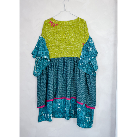 Alpana kjole no 101 fra LÉ MOSCH, farverig oversize kjole, unika kjole af genbrugsmateriale