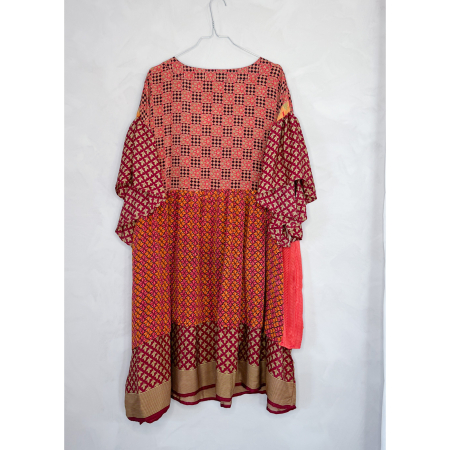 Alpana kjole no 104 fra LÉ MOSCH, farverig oversize kjole, unika kjole af genbrugsmaterialer,