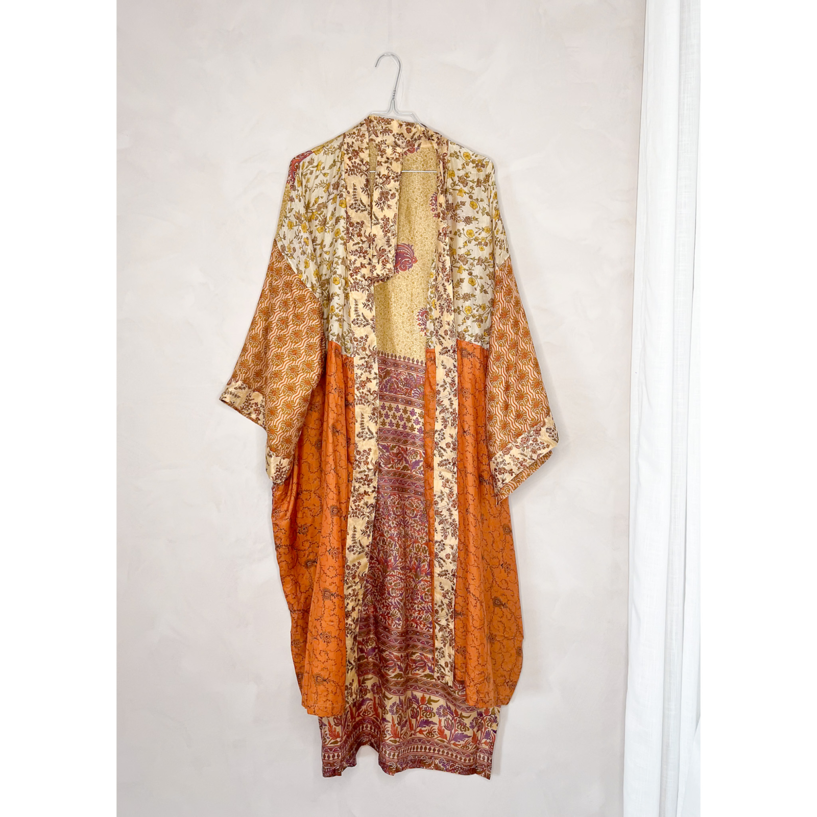 Minju Silkemix kimono no 1125 fra LÉ MOSCH, skøn unik og let kimono, super anvendelig kimono,
