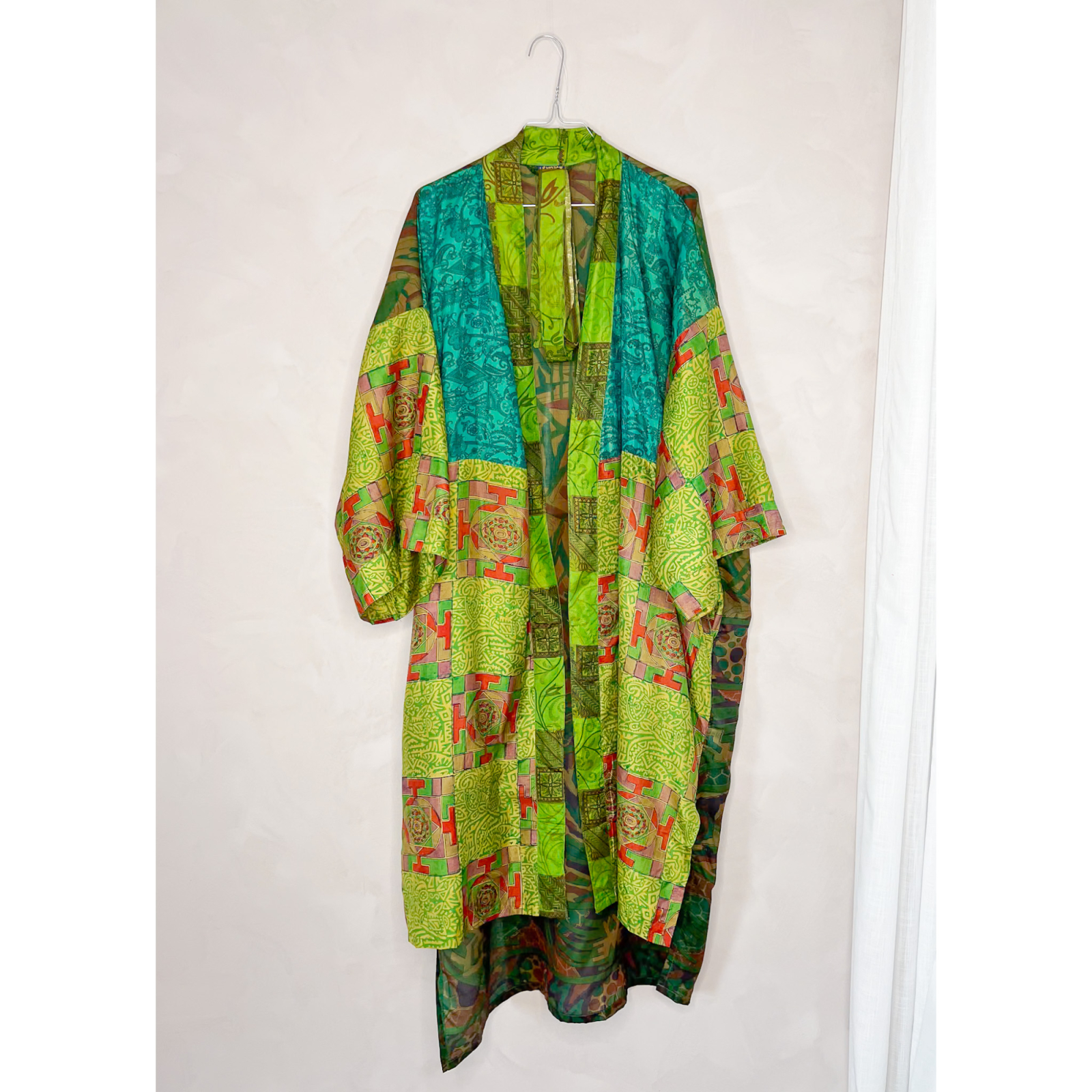 Minju Silkemix kimono no 1137 fra LÉ MOSCH, skøn unik og let kimono, super anvendelig kimono,
