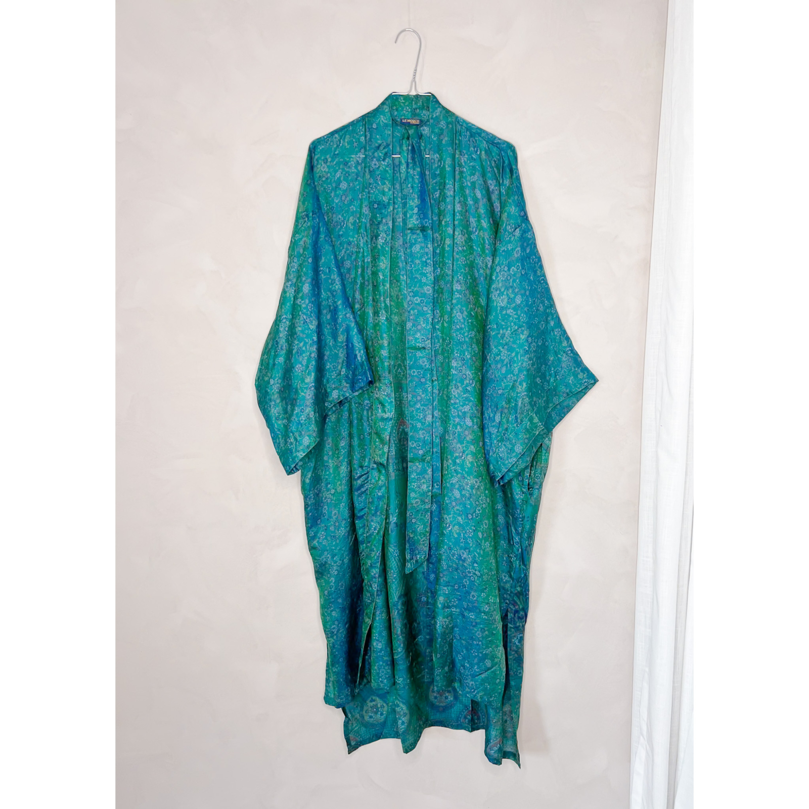 Minju Silkemix kimono no 1141 fra LÉ MOSCH, skøn unik og let kimono, super anvendelig kimono,
