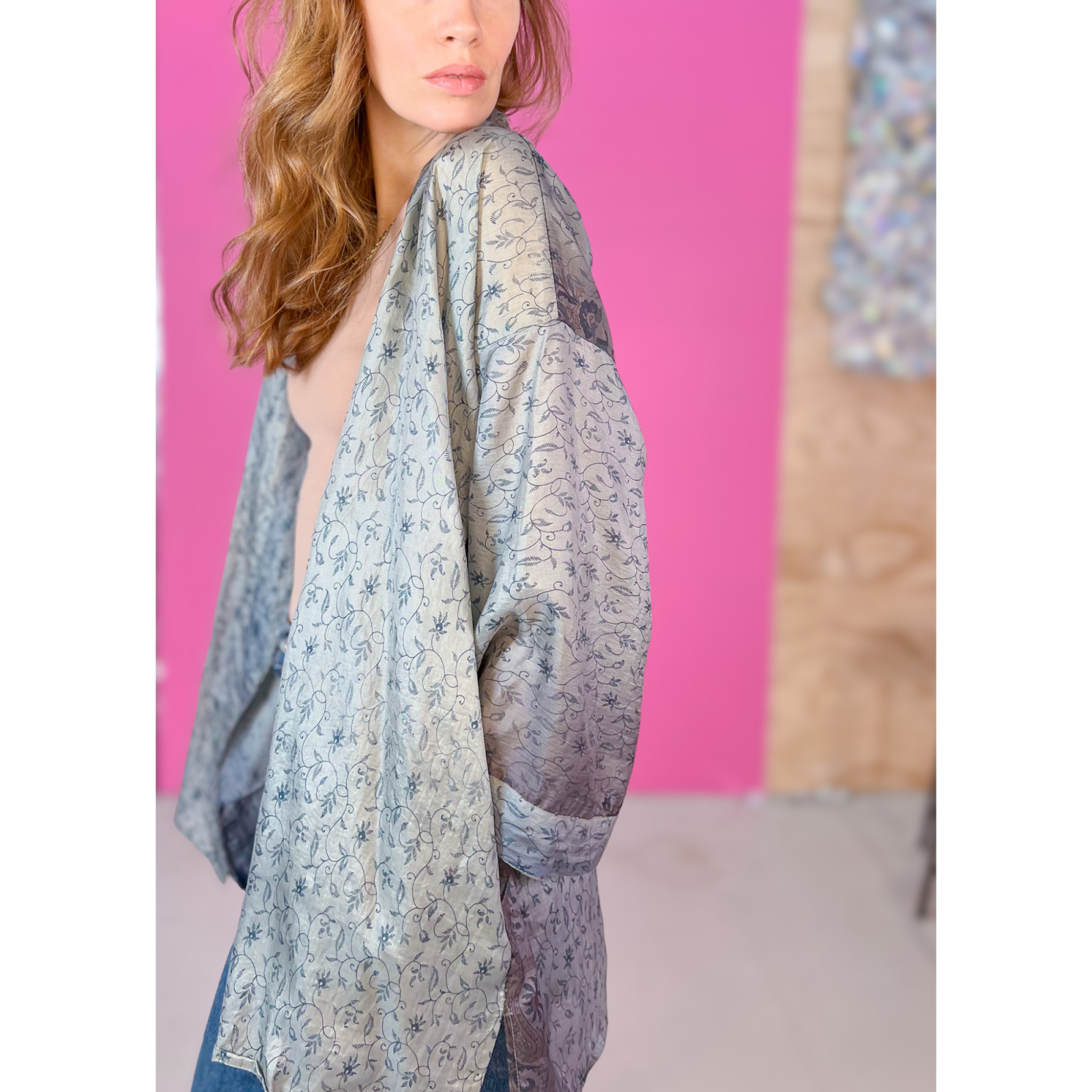 Monya Silkemix kimono no 1499 fra LÉ MOSCH, kort let kimono, elegant og super anvendelig kort kimono,