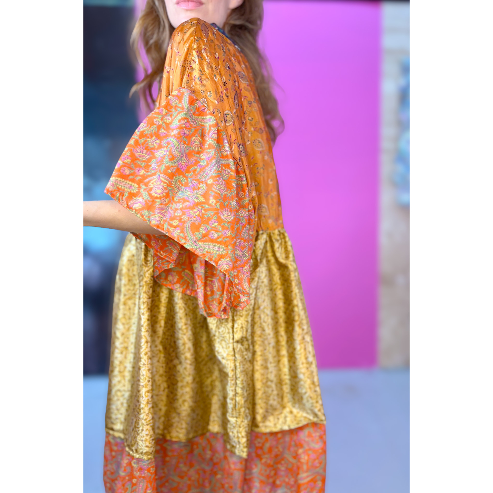 Alpana kjole no 103 fra LÉ MOSCH, farverig oversize kjole, unika kjole af genbrugsmaterialer, 