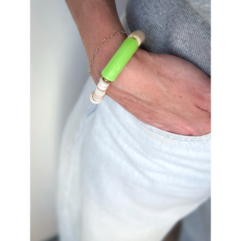 Maggie armbånd no 5 i neon grøn og bone creme fra le mosch Maggie armbånd no 5 i neon grøn og bone creme fra le mosch