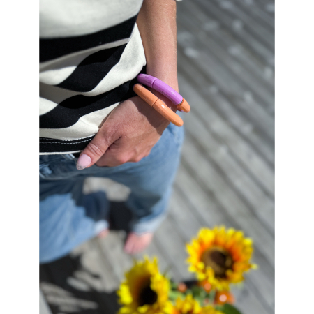 Maggie armbånd no 9 i lilla og peach fra le mosch