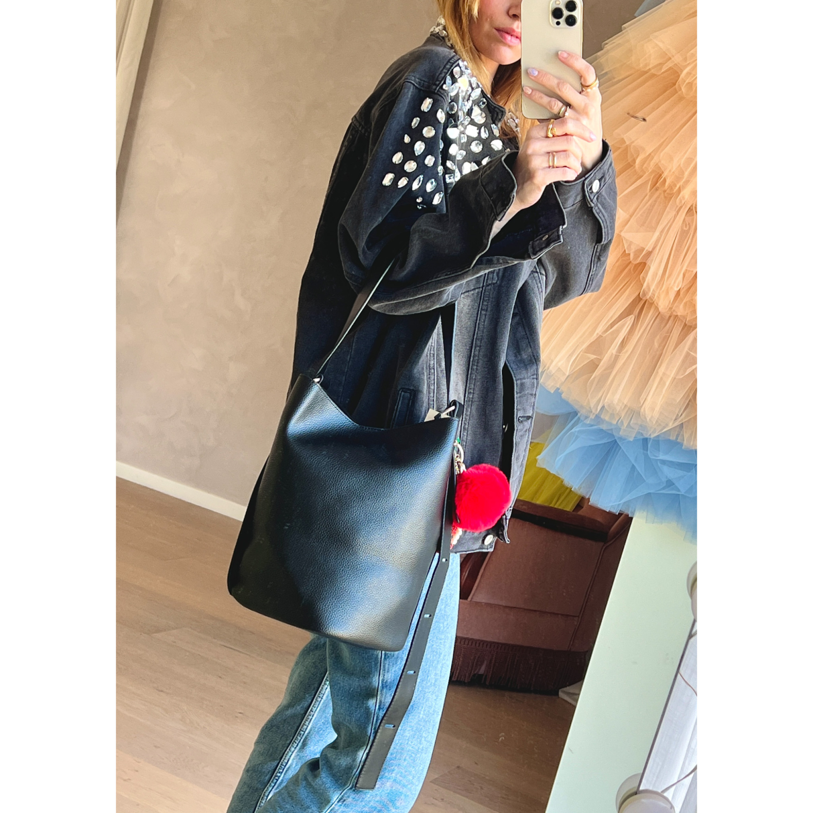 Herla Bucket Taske i Faux Suede fra LÉ MOSCH
