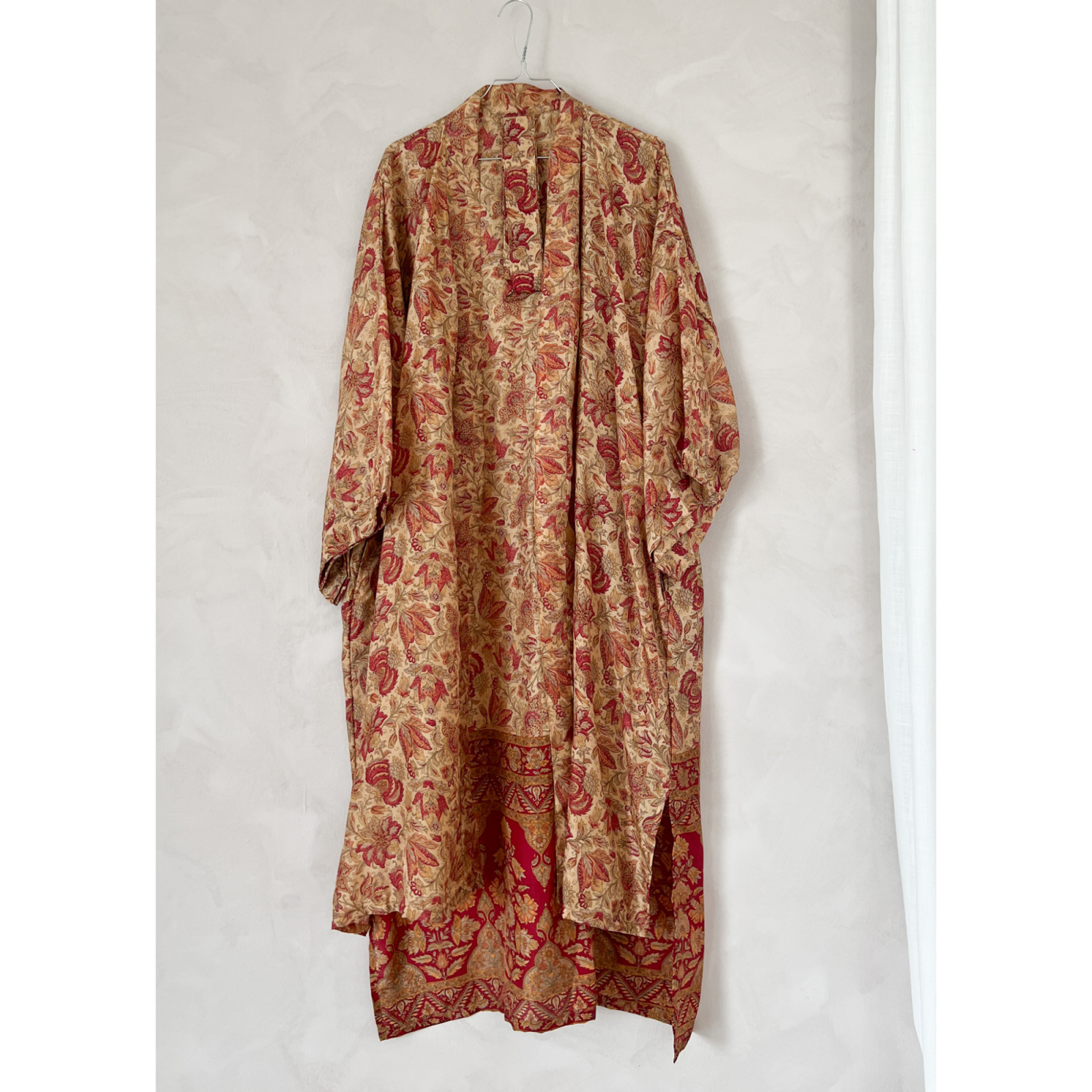 Minju Silkemix kimono no 1143 fra LÉ MOSCH, skøn unik og let kimono, super anvendelig kimono,