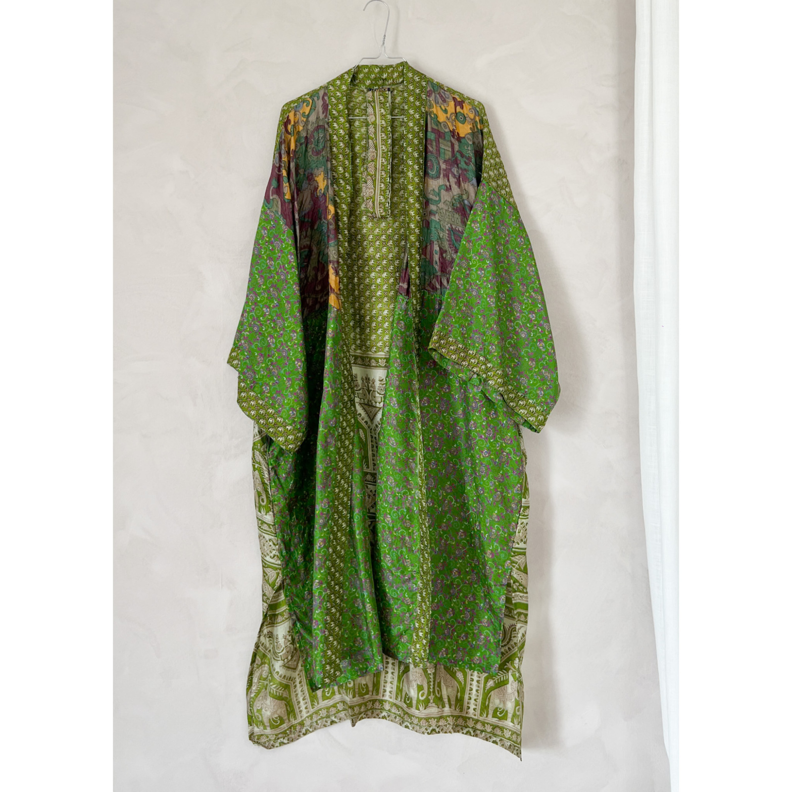 Minju Silkemix kimono no 1147 fra LÉ MOSCH, skøn unik og let kimono, super anvendelig kimono,
