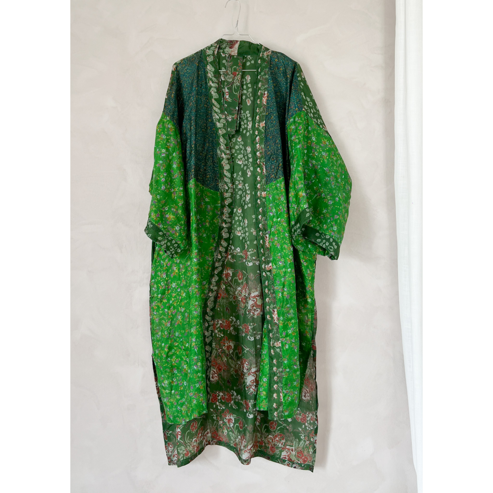 Minju Silkemix kimono no 1148 fra LÉ MOSCH, skøn unik og let kimono, super anvendelig kimono,