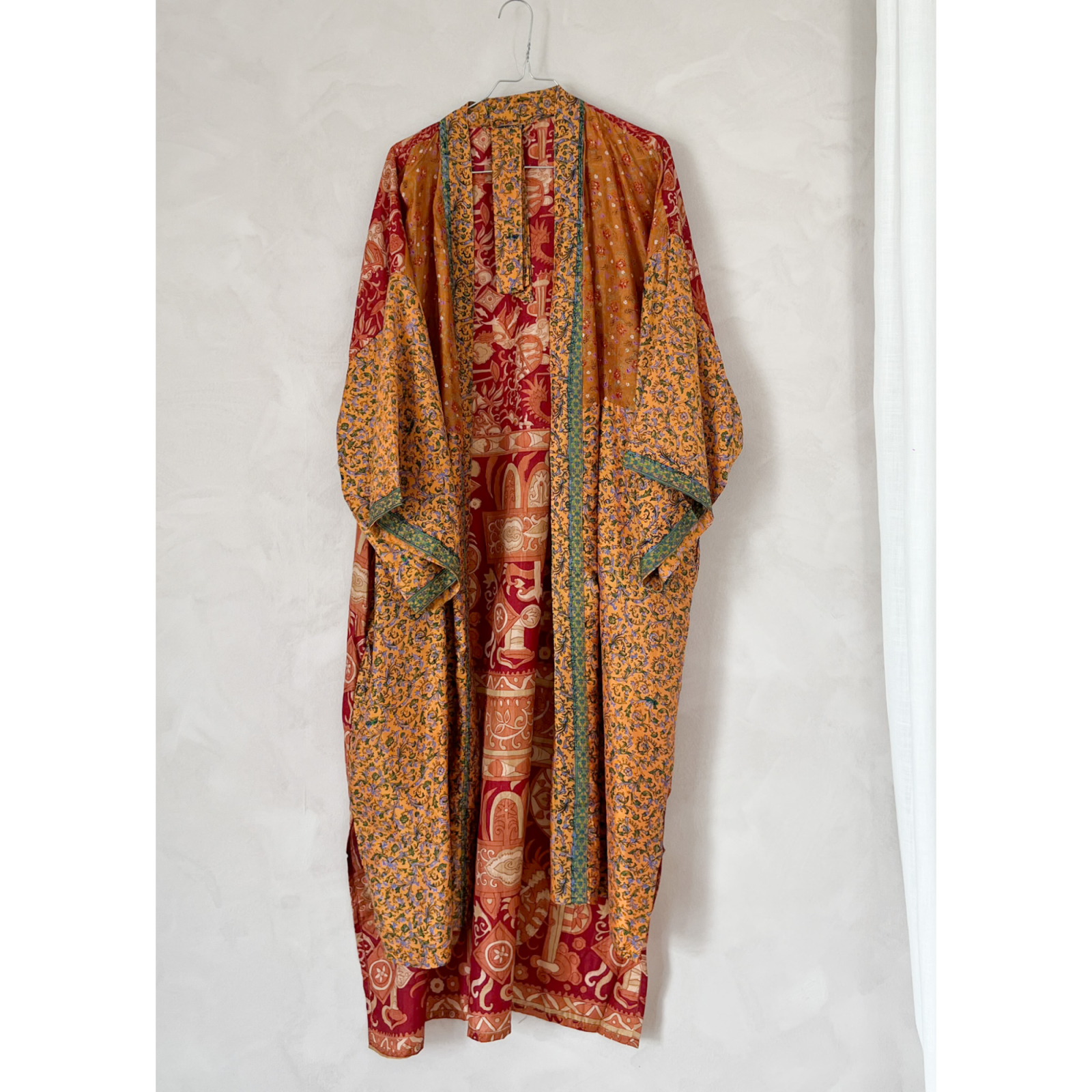 Minju Silkemix kimono no 1150 fra LÉ MOSCH, skøn unik og let kimono, super anvendelig kimono,