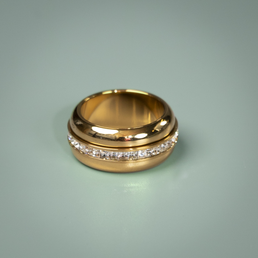 Sille anti stress ring i forgyldt fra LÉ MOSCH. Når du bestiller ringen er du med til at nedbryde tabu omkring ADHD og støtter podcasten ADHD SØSTRE