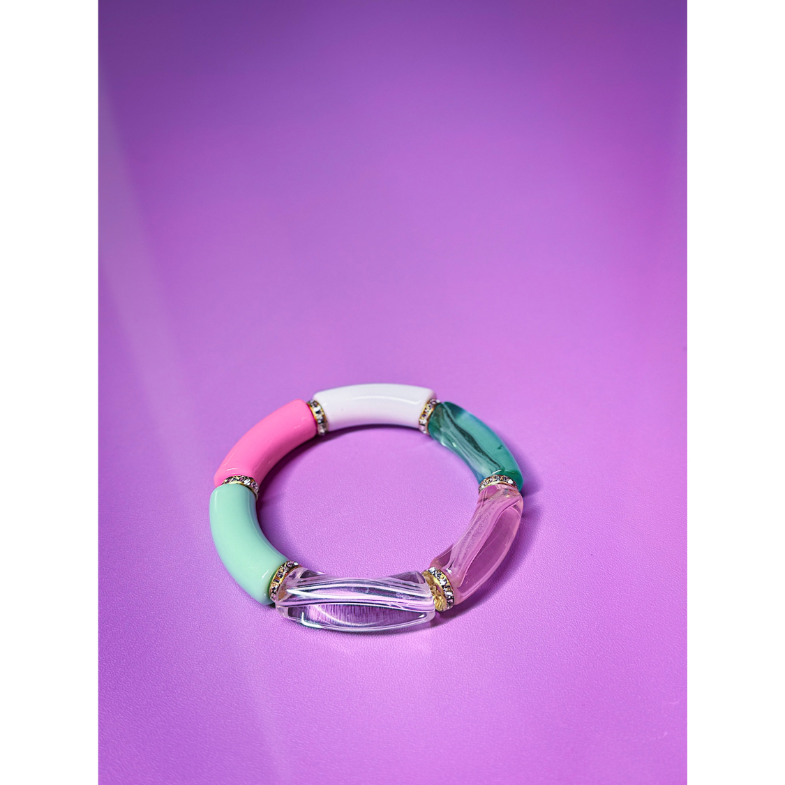 Maggie armbånd no 68 fra LÉ MOSCH, smukt boheme armbånd, farverigt armbånd, 