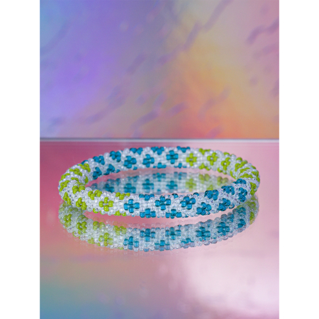 Håndbroderet Nepal Armbånd med Perler i Hvid og Æble grøn og turkis blå  fra LE MOSCH
