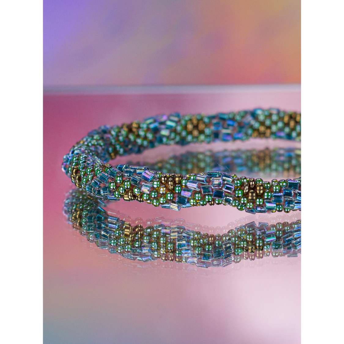 Håndbroderet Nepal Armbånd med Perler fra LE MOSCH