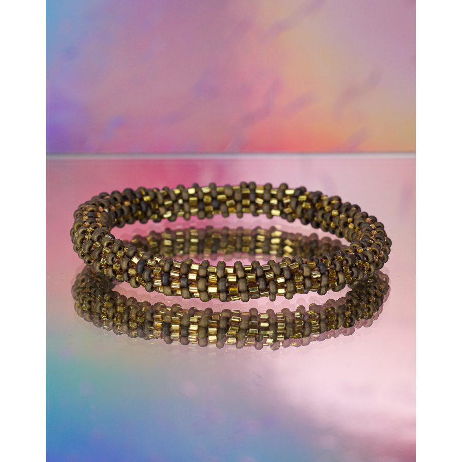 Håndbroderet Nepal Armbånd med glasperler i smukke nuancer fra LE MOSCH