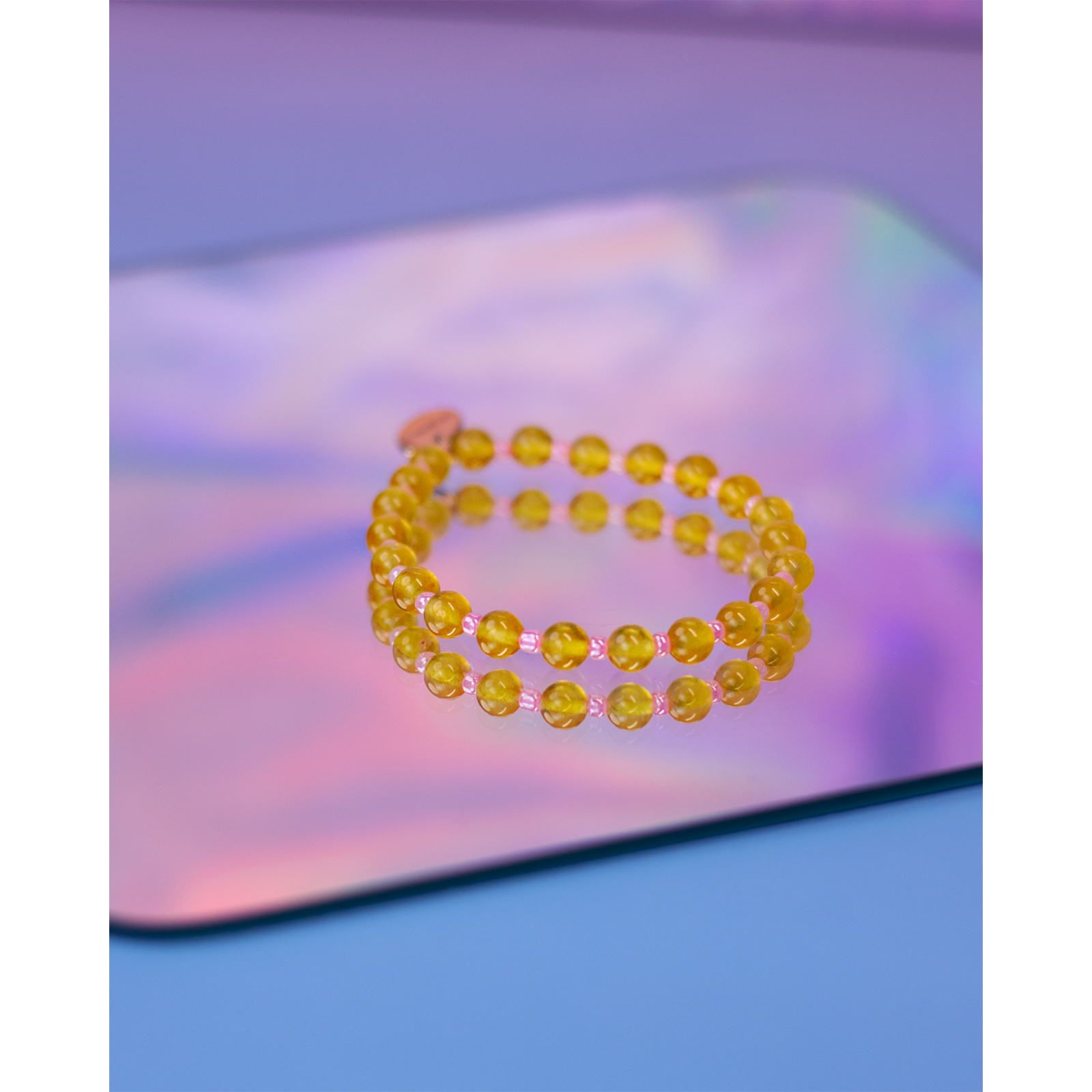 Haniel Mix armbånd i gul og rosa natursten fra LÉ MOSCH, unikt armbånd med natursten, armbånd på elastik i lyserød og gul, 