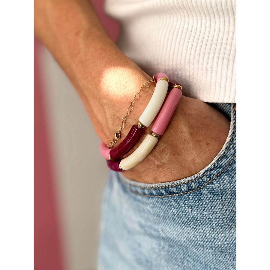 Maggie armbånd no 24 fra LÉ MOSCH, smukt boheme elastisk armbånd med tube perler i lyserød, bordeaux og creme nuancer 