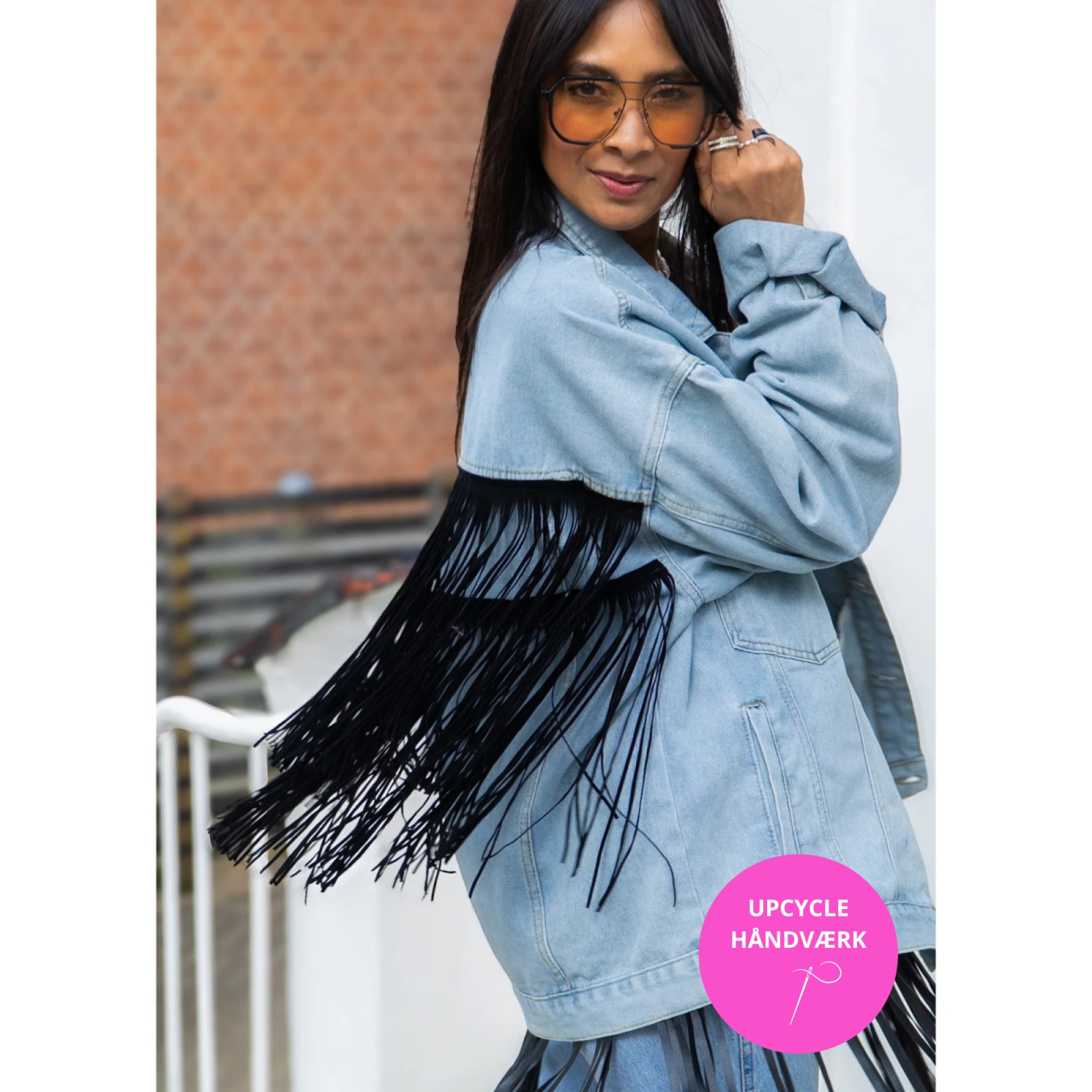 Vintage Vibes denimjakke med sorte frynser no 007 – upcycled jakke fra LÉ MOSCH