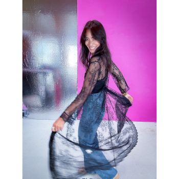 Lang Blonde Kimono i Sort fra LÉ MOSCH, smuk lang festlig blonde jakke, 