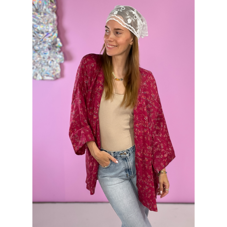 Monya Silkemix kimono no 1702 i Pink. Håndlavet silkemix kimono i vintage sarier - kun 1 stk. af hver! Hurtig levering