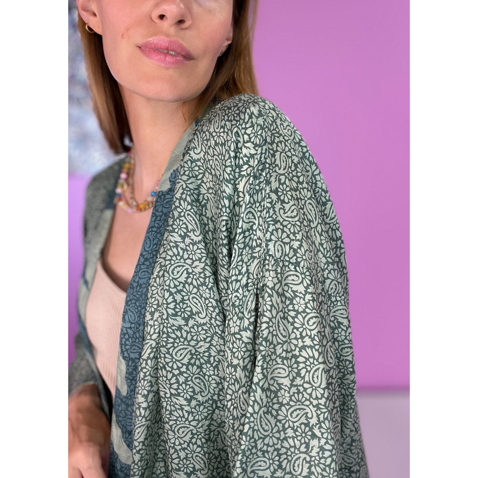Monya Silkemix kimono no 1706 i mint. Håndlavet silkemix kimono i vintage sarier - kun 1 stk. af hver! Hurtig levering