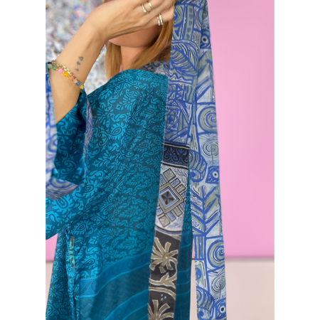 Monya Silkemix kimono no 1711 i Turkis. Håndlavet silkemix kimono i vintage sarier - kun 1 stk. af hver! Hurtig levering