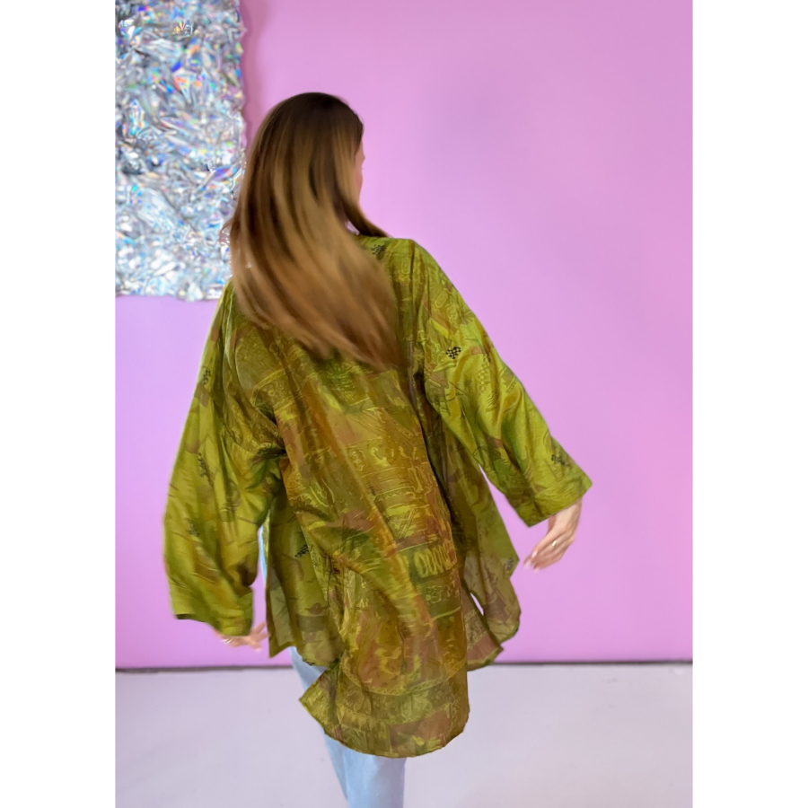 Monya Silkemix kimono no 1712 i Grøn. Håndlavet silkemix kimono i vintage sarier - kun 1 stk. af hver! Hurtig levering