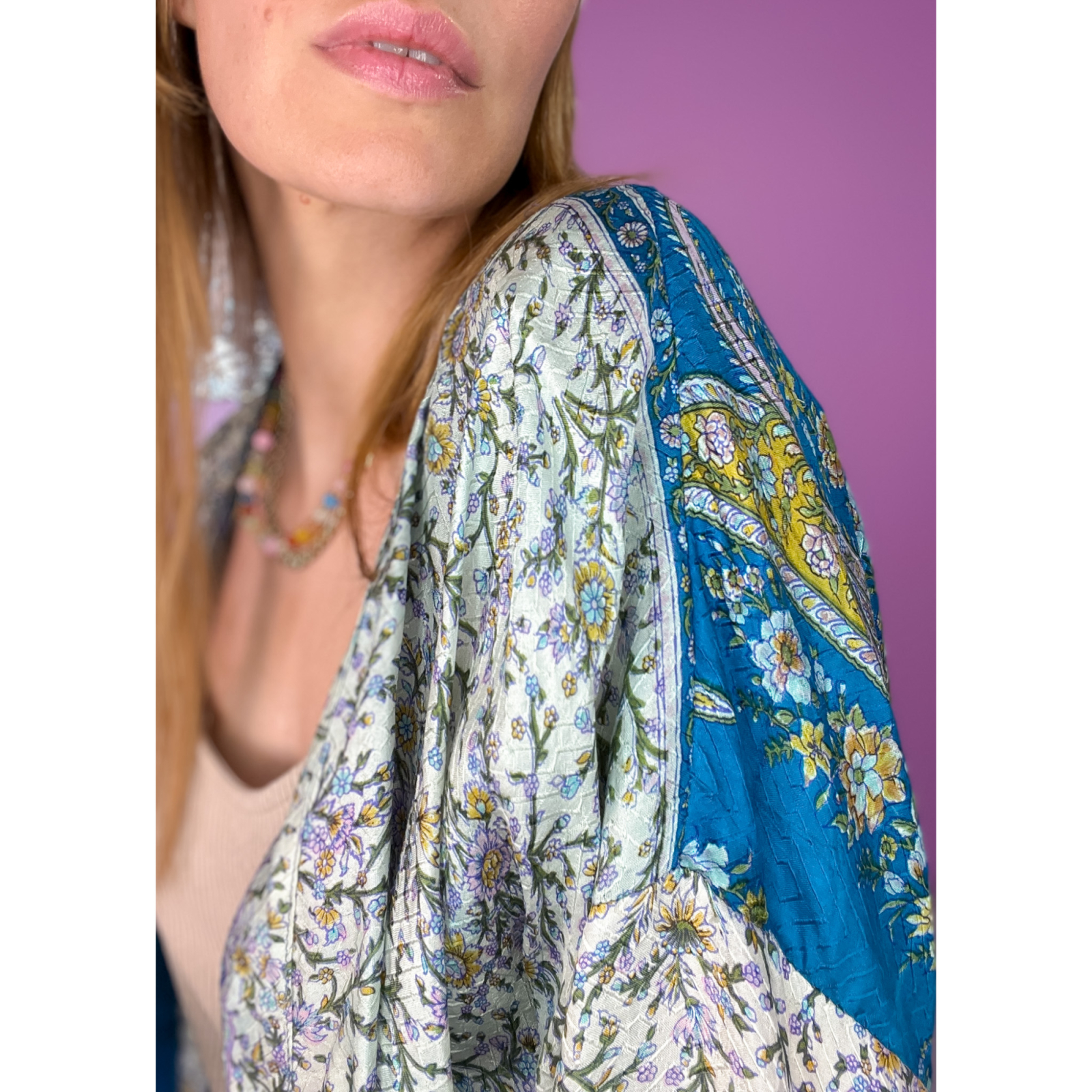 Monya Silkemix kimono no 1713 i Blå. Håndlavet silkemix kimono i vintage sarier - kun 1 stk. af hver! Hurtig levering