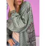 Monya Silkemix kimono no 1716 i Støvet Grøn. Håndlavet silkemix kimono i vintage sarier - kun 1 stk. af hver! Hurtig levering