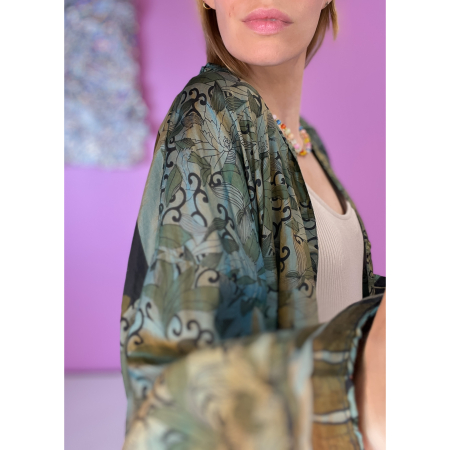 Monya Silkemix kimono no 1720 i Støvet Grøn. Håndlavet silkemix kimono i vintage sarier - kun 1 stk. af hver! Hurtig levering