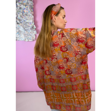 Monya Silkemix kimono no 1727 i Orange. Håndlavet silkemix kimono i vintage sarier - kun 1 stk. af hver! Hurtig levering