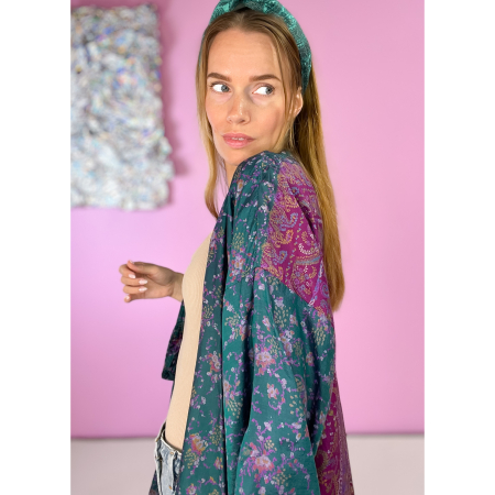 Monya Silkemix kimono no 1730 i Turkis. Håndlavet silkemix kimono i vintage sarier - kun 1 stk. af hver! Hurtig levering