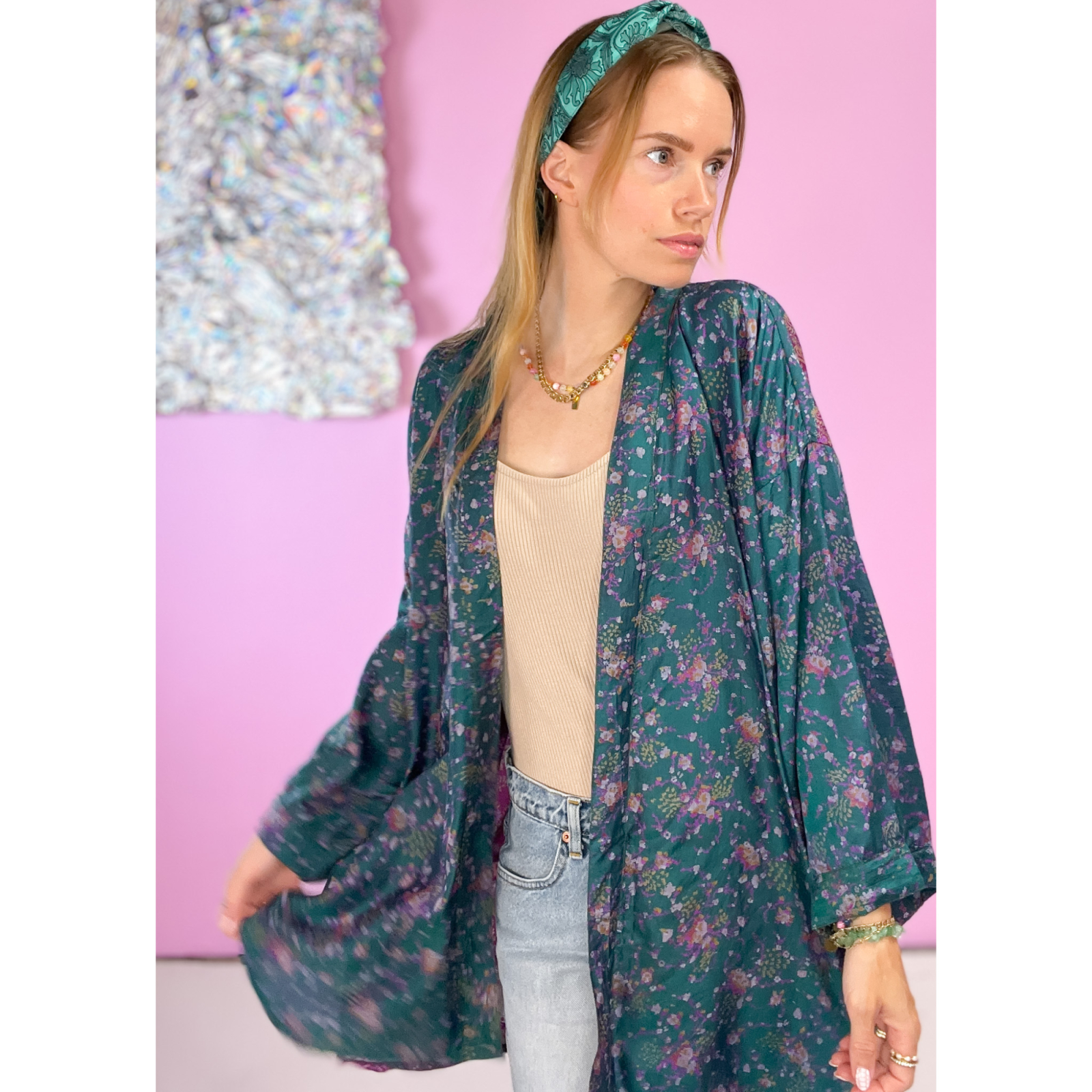 Monya Silkemix kimono no 1731 i Turkis. Håndlavet silkemix kimono i vintage sarier - kun 1 stk. af hver! Hurtig levering