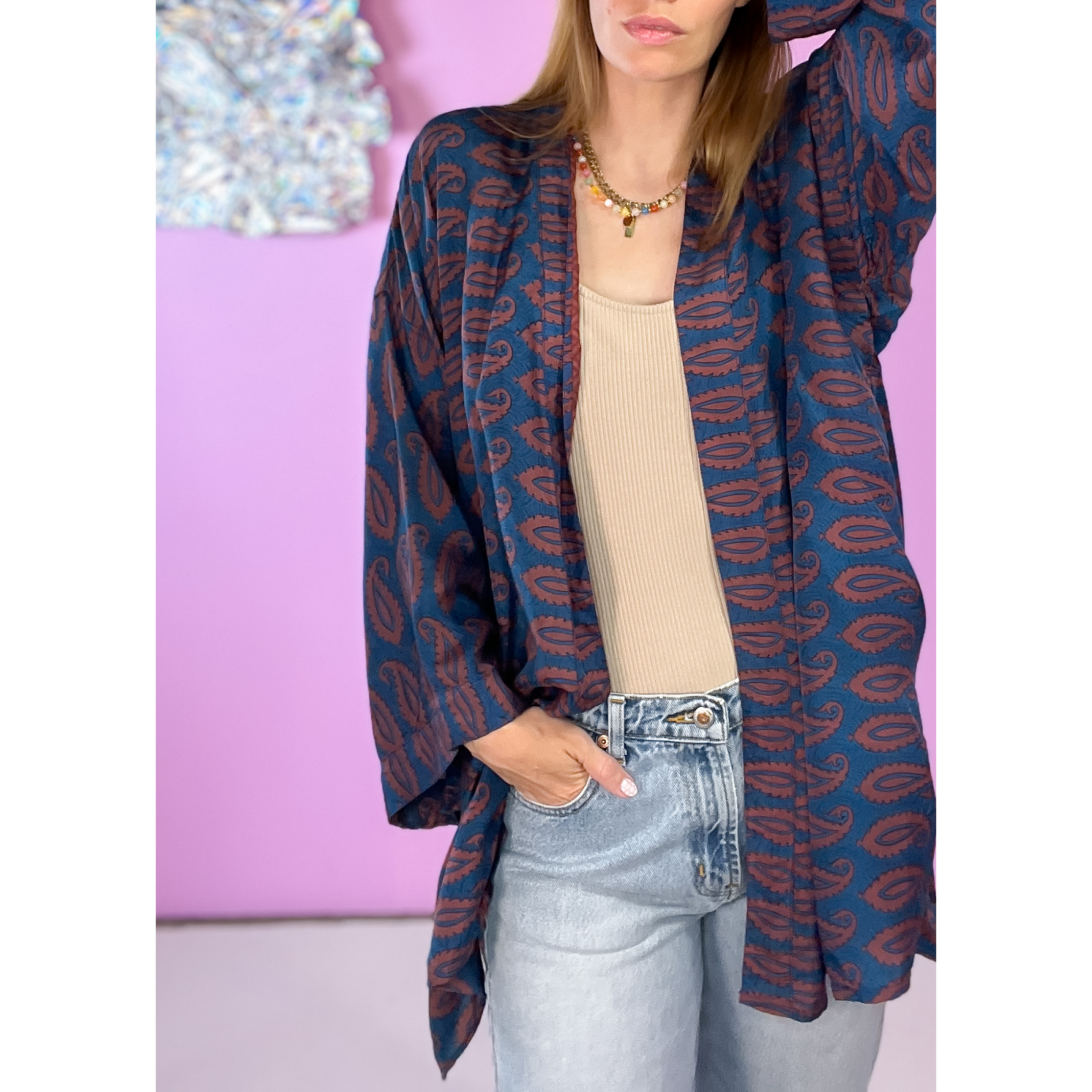 Monya Silkemix kimono no 1732 i Blå. Håndlavet silkemix kimono i vintage sarier - kun 1 stk. af hver! Hurtig levering