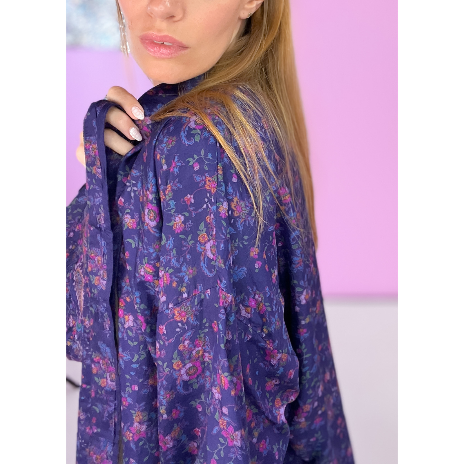 Monya Silkemix kimono no 1735 i lilla og grøn. Håndlavet silkemix kimono i vintage sarier - kun 1 stk. af hver! Hurtig levering. Håndlavet silkemix kimono i vintage sarier - kun 1 stk. af hver! Hurtig levering