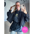 Sort denim skjorte med sorte 3D blomster på ryggen og oversize fit – Lé Mosch unika-design No. 042 Sort denim skjorte med sorte 3D blomster på ryggen og oversize fit – Lé Mosch unika-design No. 042